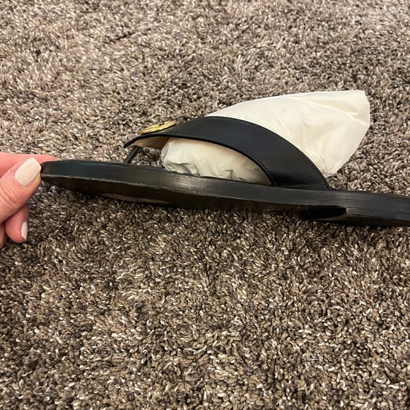 Women’s Gucci Flip Flops - Picture 12 of 15